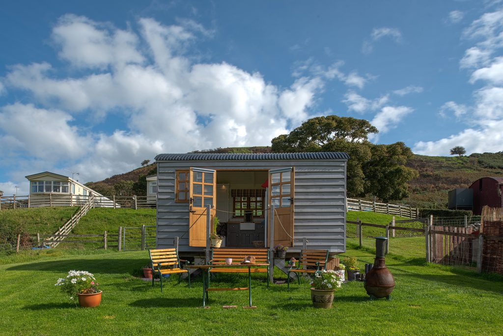 shepherds-hut-north-wales